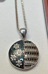 Vtg Sterling Silver Rnd USA Flag Pendant Diamond Chip Stars & Red, White Stripes
