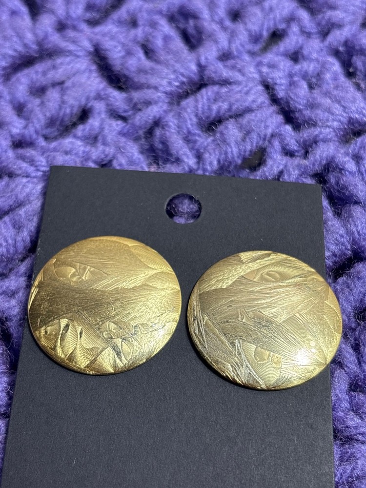 Vintage Textured Goldtone Metal Circles Stud Earrings 1 inches