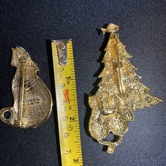 Lot of 2 JJ + VERO Enamel +CATS & FISH Xmas TREE RHINESTONE Gold Tone VINTAGE