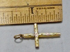 VINTAGE 40’S GOLD FILLED WITH APPLIES GF NUGGETS ON THE FRONT CROSS 1 1/8″