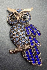 RHINESTONE OWL BROOCH! Bird Motif Pin. Deep Sapphire Blue Faceted Crystals.
