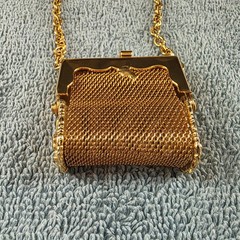 Vintage Gold Tone Necklace Oval Link Mesh Mini Purse Coin Pouch 28″