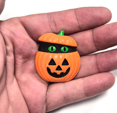 Vintage 1987 AVON Halloween Black Cat Peek-a-Boo Jack O Lantern Pin / Brooch
