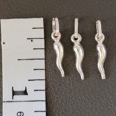 Italian Horn Pendant 925 Sterling Silver .75″ Long Good Luck Amulet NOS Vtg 90s