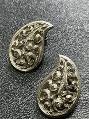 Vintage 1.1” Paisley Floral Silver Tone Matte Finish Clip Earrings