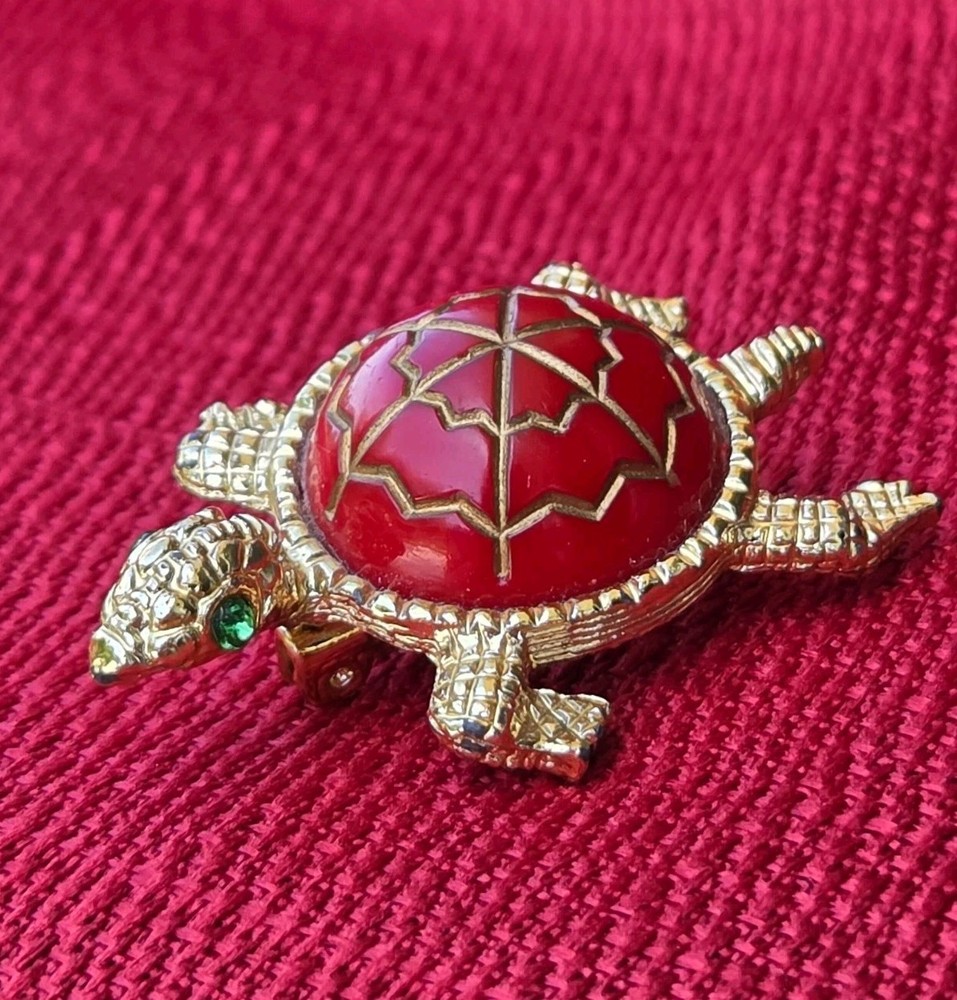 Vintage Unique Gold Toned Red Shell Green Eyed Turtle Pin Brooch