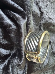 Silver Gold Women’s Grooved Hinged Clamp Bangle Bracelet 7in Elegant Vintage