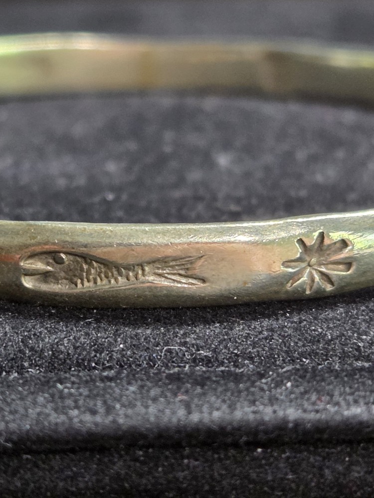 Mexico 925 Sterling Silver Fish Star Stamped Bangle Bracelet 8.25″ 16.77g
