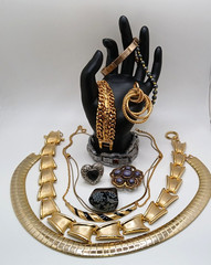 Vintage mixed material & metals necklace bracelet ring brooch lot