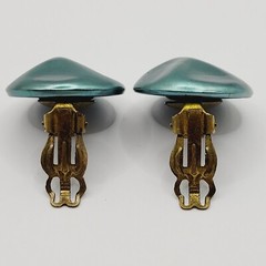 Green Blue Almost Metallic Color Dimpled Puckered Round Vintage Clip On Earrings
