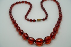 Vintage Cherry Amber Bakelite Faceted Oval Bead Necklace 29″ x 24mm-8mm JB46