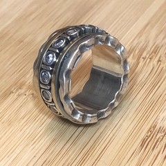 b49. Vintage Sterling Silver Brass CZ Crystal Spinner Band Ring Size 6.75. 15.5g