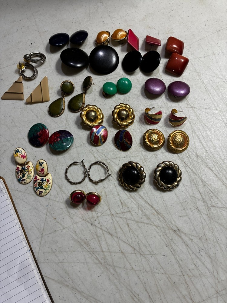 Vintage Costume Jewelry Earrings Lot (20 Pairs). Multiple Colors And Styles