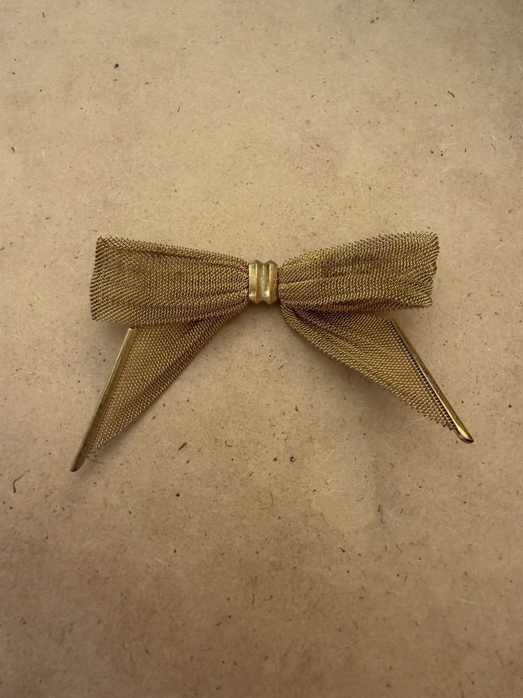 Vintage Gold Tone Bow Brooch Ribbon Lapel Pin Unisex Estate Jewelry 3.1″