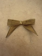 Vintage Gold Tone Bow Brooch Ribbon Lapel Pin Unisex Estate Jewelry 3.1″