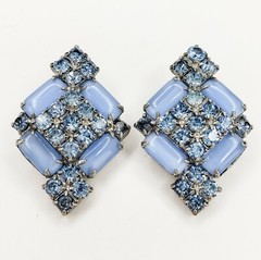 Vintage Blue Prong Set Rhinestone Clip On Earrings