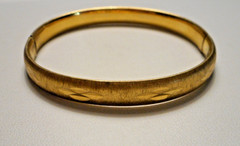 Vintage MARATHON Brushed Gold-Filled Hinged Bangle Bracelet w Cut Decoration