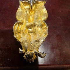 Vintage Gold Tone Owl Pendant Necklace Large Ridged Eyes Textured Body 18″ Chain