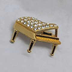 Vintage Grand Piano Brooch Pin Rhinestone w/Gold Tone Metal 1 1/8″ x 3/4″