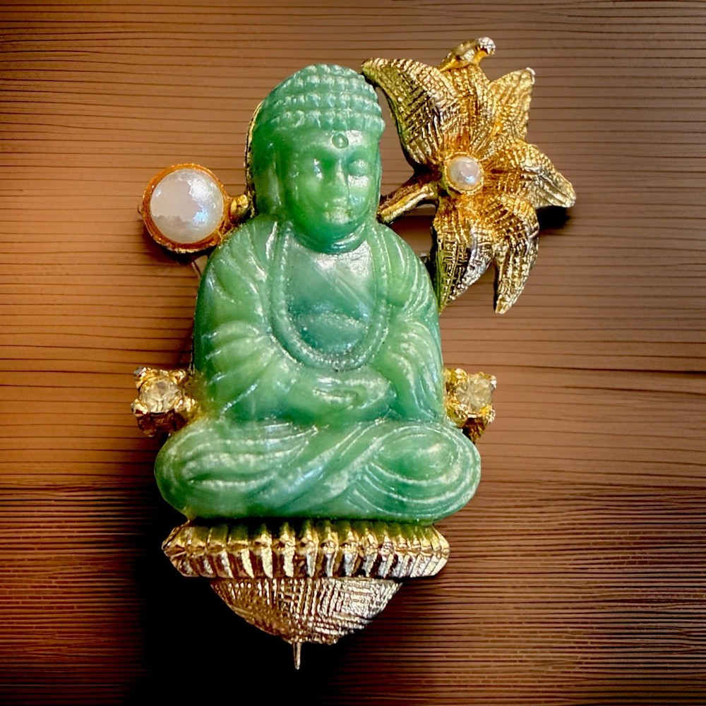 Unsigned Vintage Buddha Faux Jade Rhinestone and Pearls Gold Tone Brooch Pin