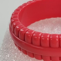 Vintage Pink Plastic Textured Bangle Bracelet 7.5 Inch 21 mm Wide Retro
