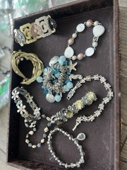 COSTUME VINTAGE JEWELRY Assortment Bracelets Over 185