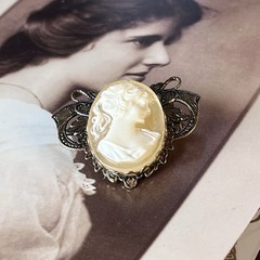 Vintage 1.5” Molded Cameo Brooch – Reproduction – Victorian Style – Y2K Era