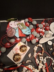 VTG costume jewelry lot Sell As Pictured Can Some Pieces Missing/broken (7)2