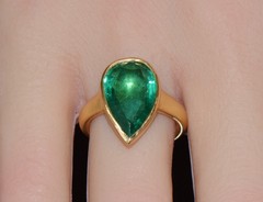 GIA CERTIFIED 5.25CT NATURAL EMERALD SOLID 18K GOLD SCULPTURAL BEZEL DESIGN RING