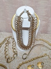 1.25 Lbs Wearable Gold-Tone Jewelry Lot. Maybe Vintage To Modern. #3