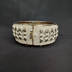 Vintage 1960s White Enamel Gold Tone Hinged Clamper Bangle Bracelet New Arrival