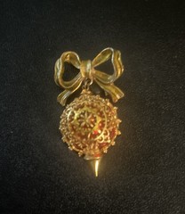 Art Brand Brooch Enamel Ribbon Bow With Christmas Ball Gold Tone