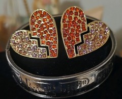 Set of 2 VTG SUGAR FIX Rhinestone Encrusted Heart Shaped Gold Plated Earrings 2″