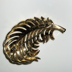 Vintage Signed TRIFARI Gold Tone FEATHER With Rhinestone Flourish Pin or Brooch