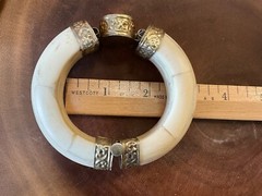 VINTAGE BRACELET INDIA BANGLE HORN BONE BRASS GEM – 2 Braclets & Beaded Necklace