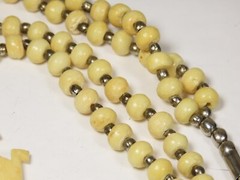 Necklace Tribal Native African Elephants Resin Beaded 16″ Lovely Vintage C4744
