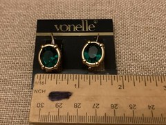 Vintage VONELLE Swarovski Green Crystal Earrings 14KT GF Leverback On Brand Card