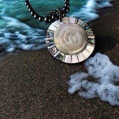 Vintage Black Glass Bead Necklace MOP & Abalone Pendant Barrel Clasp 22”