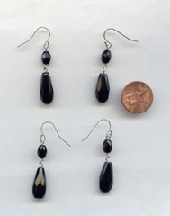 PAIR (2 PIECES) VINTAGE BLACK GLASS BEADED DANGLE DROP SILVER HOOK EARRINGS 1622