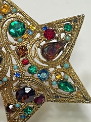 La Roco 1950s Star Brooch Pin Colorful Jewel Tone Rhinestones Gold Plated 2.5″