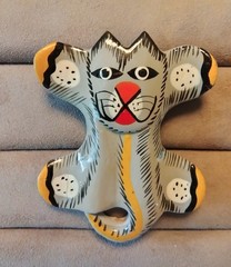 Handmade Wooden Whimsical Cat Brooch (169 – 2485)