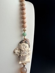 Vintage Necklace Pink Gemstone Flatback Carving Asian Figure 36” RO-DO NOS BL