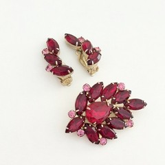 Vintage Garne Red Pink Rhinestone Marquise Clip On Earrings Brooch Pin Set
