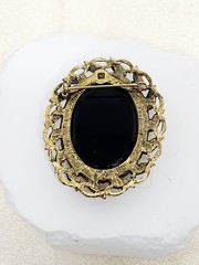 Vintage Victorian Gold Tone Black Glass Cameo Brooch