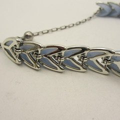 Vintage MCM Necklace Ridged Molded Acrylic Blue 15 Inch
