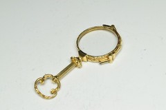 Vintage 14K Gilt Plated Flower Pattern with Glass Moveable Glass/ Mag