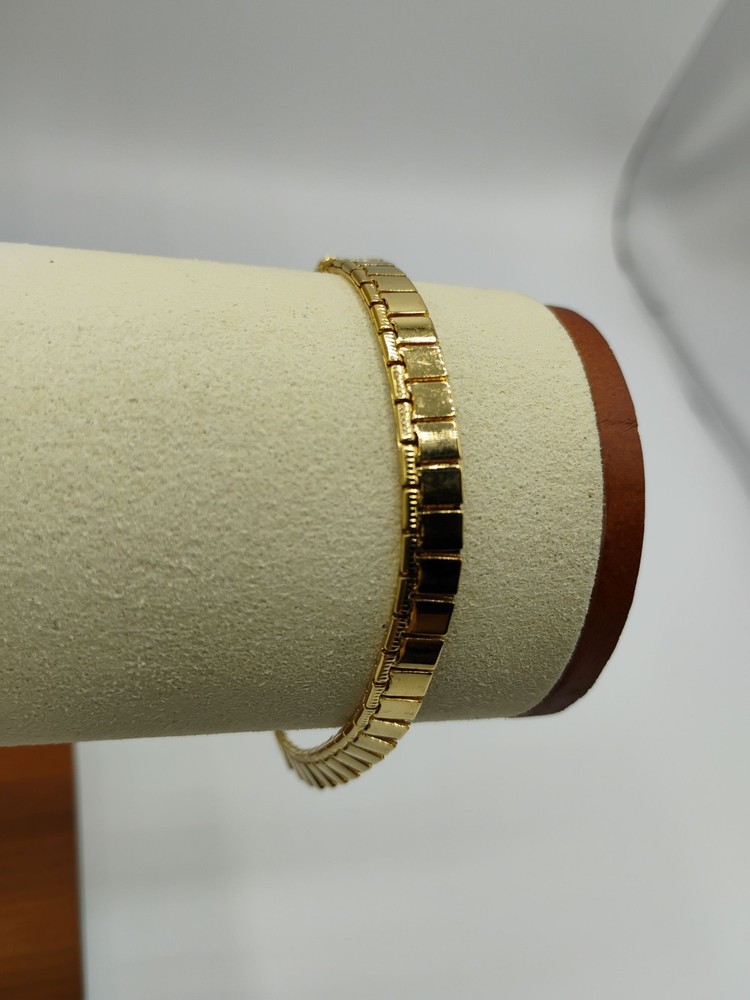 7.25″ Monet Signed Gold Tone Expandable Bracelet Rectangular Link