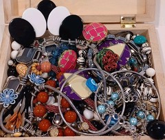 Vtg To Now Jewelry Lot All Good Wearable Necklaces Bracelets Earings Ring