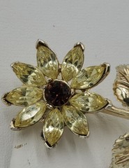 Vintage Edlee Brooch Pin- Stunning floral flower Mid-century Brooch- Dazzling