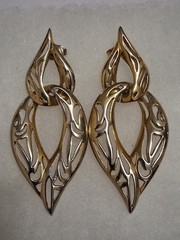 VTG segmented gold/silver-tone dangle drop earrings, teardrop, intricate cutout